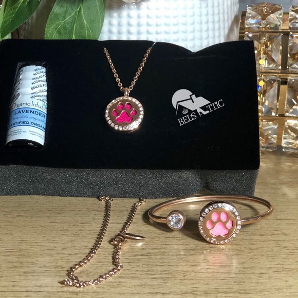 FINAL PRICE Dog Paw Necklace and Bracelet Set - Picture 5 of 7